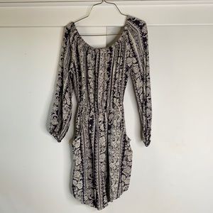 Medium - Billabong 3/4 sleeve mini dress